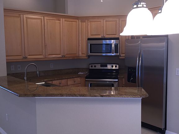 5th image of 1327 SW 47th Ter