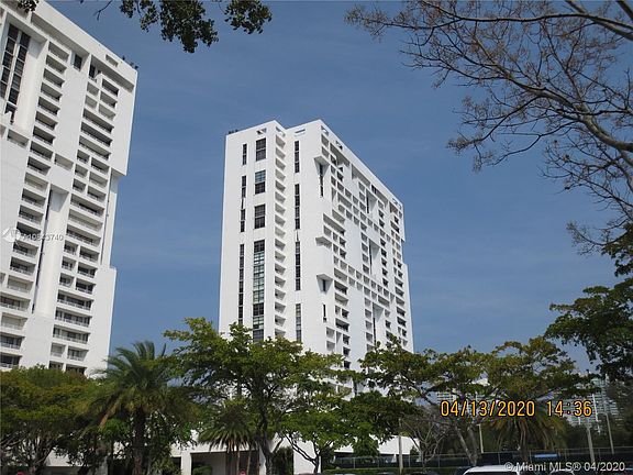 2nd image of 20225 NE 34th Ct APT 1914