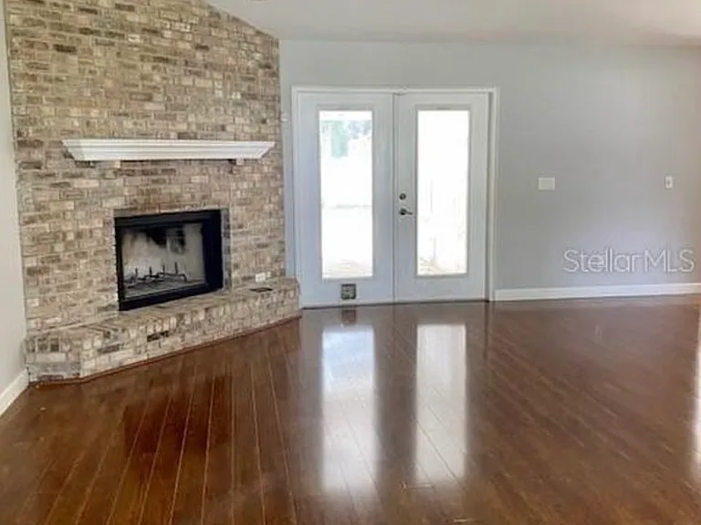 1258 NE 51st Loop — Photo 3