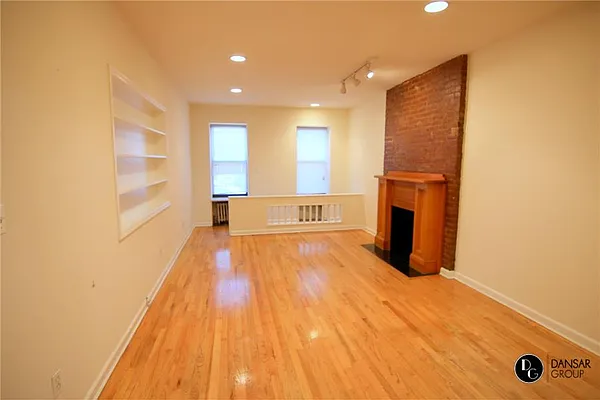 Rented by JK Dansar Corp | media 36