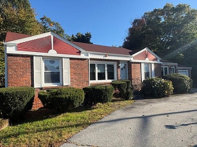 1st image of 921 Providence St