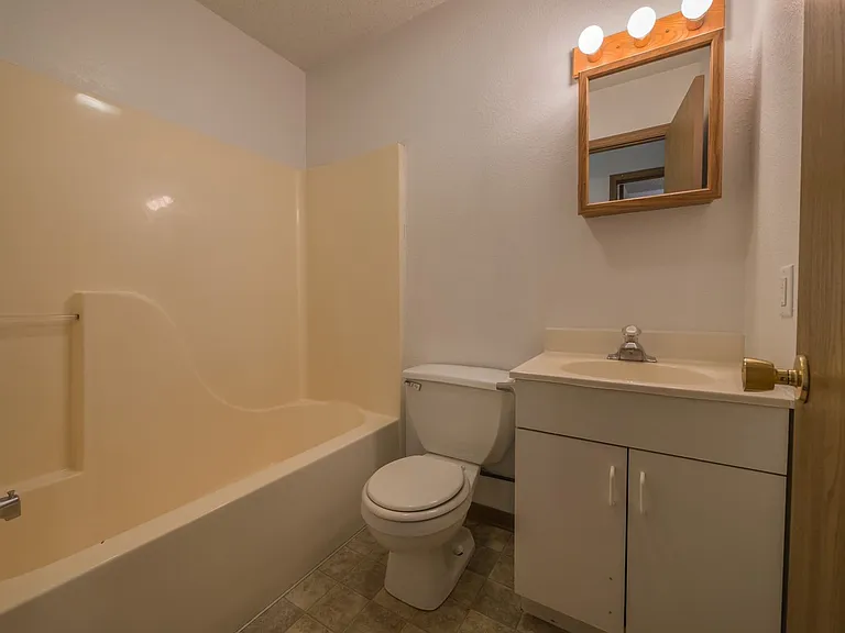 307 N Market St — Photo 8