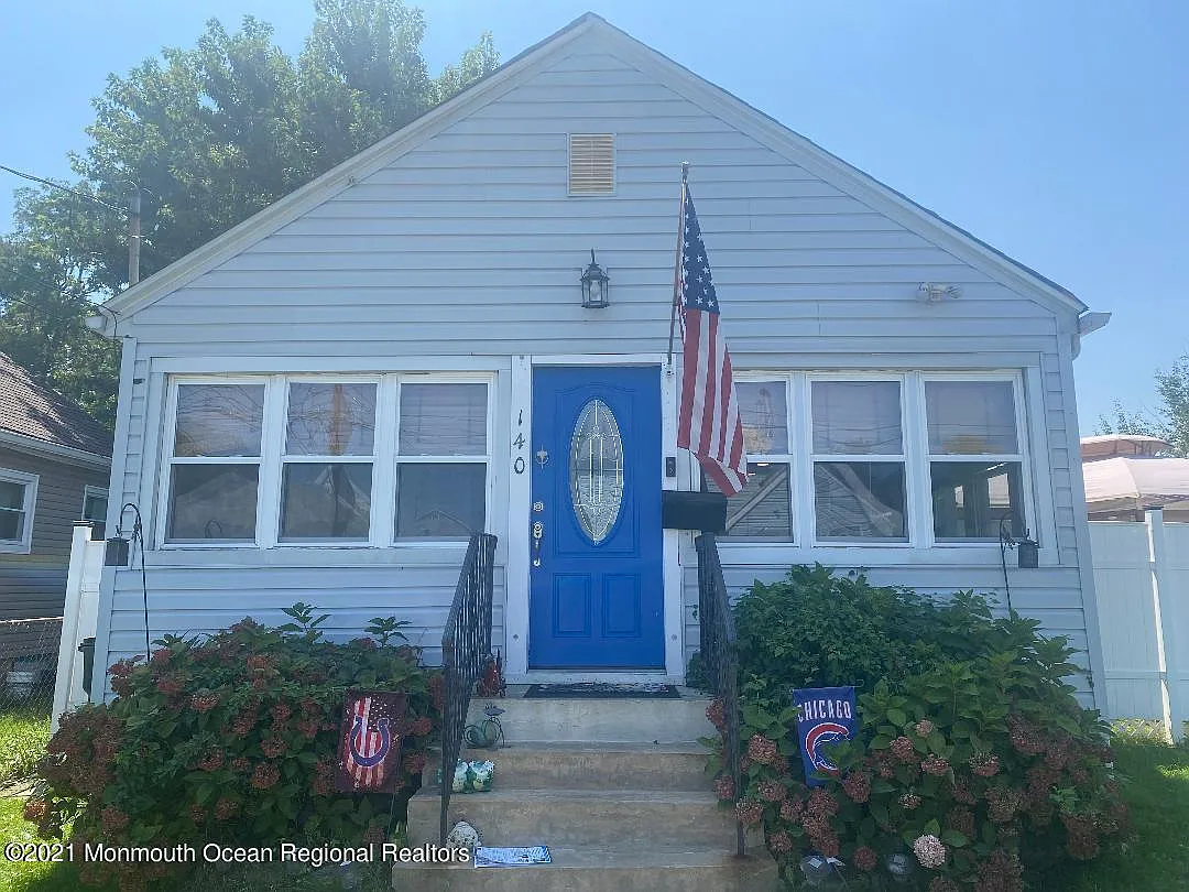 140 7th St photo 1