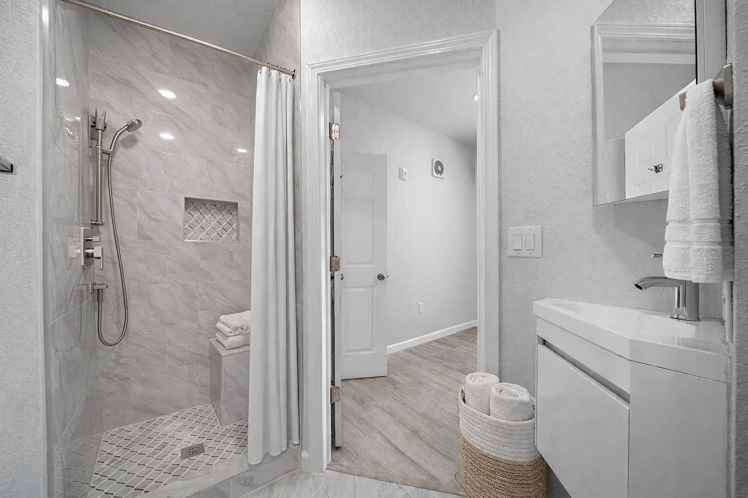 2805 Church Street, Unit B — Photo 4