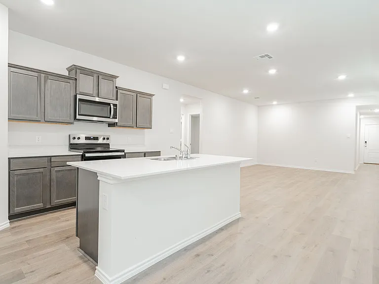 916 Sunrise Ln — Photo 12