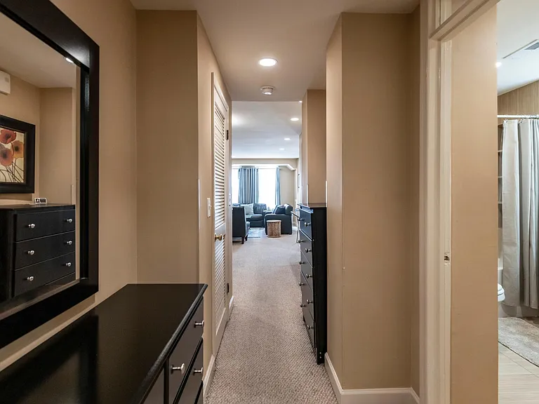 909 M St NW #B — Photo 11