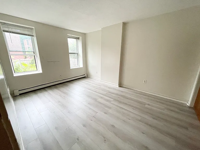 92 Hammond St #2L — Photo 7