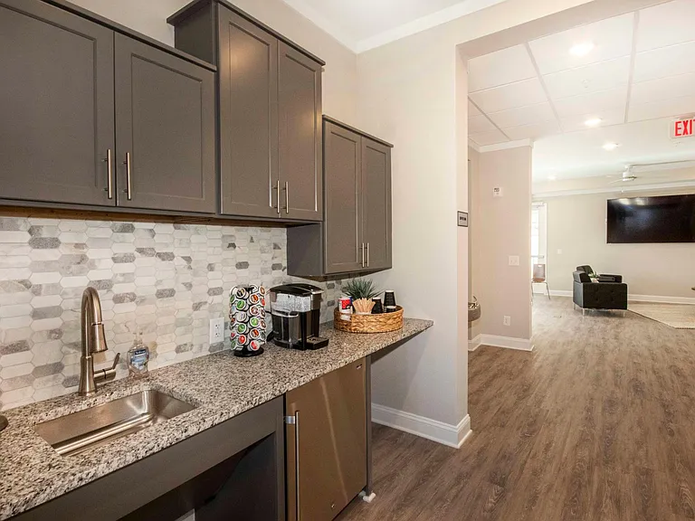 Farragut Pointe — Photo 9