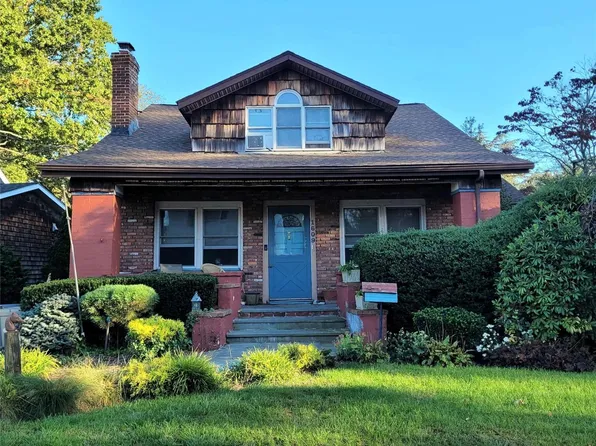 1609 Nelson Court, Hewlett, NY 11557