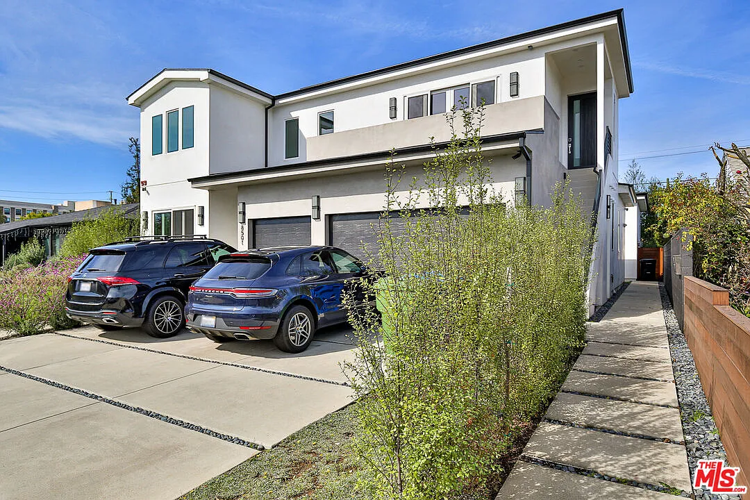 1 bed, 1.0 bath, 880 sqft, $3,650 — Photo 2