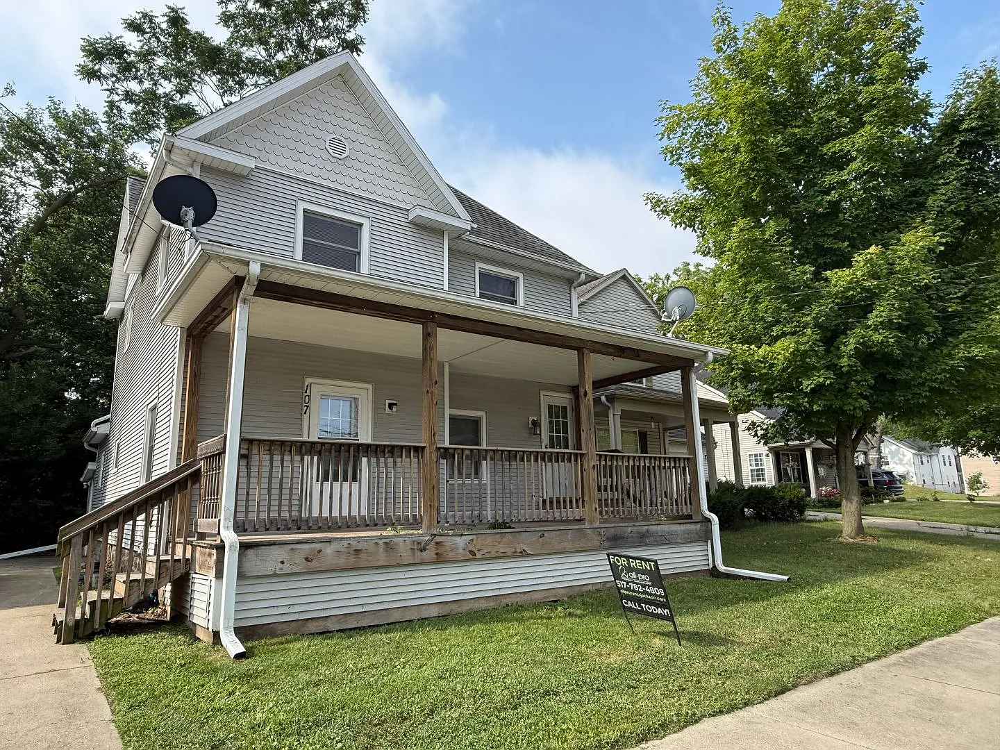 Wilkins St 107 W — Photo 1