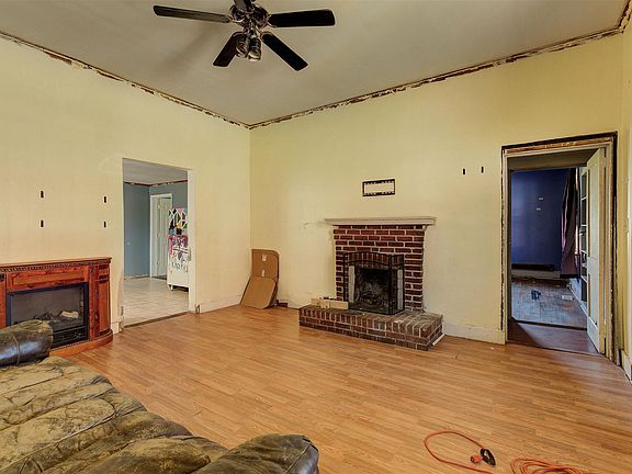 2nd image of 307 Lowell Ave