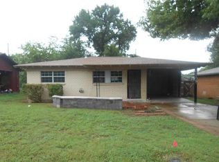 6809 Wallis Rd, Lake Worth, TX 76135