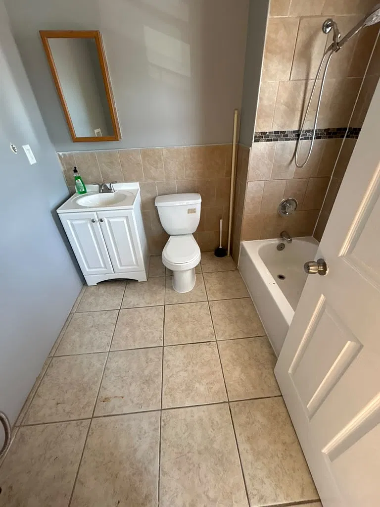 3 bed, $2,200 — Photo 3