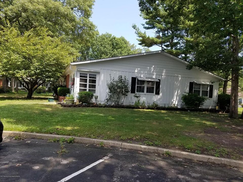 1st image of 93F Edinburgh Ln