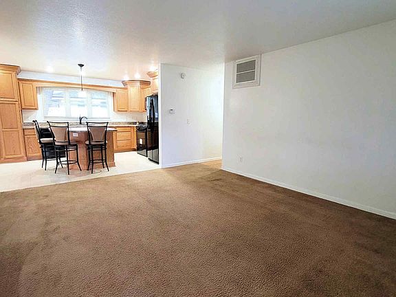 4th image of 511 E Juniper Ln
