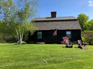 50 Lovers Ln, Grand Isle, VT 05458
