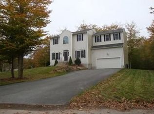 16 Beechwoods Holw, Bradford, RI 02808