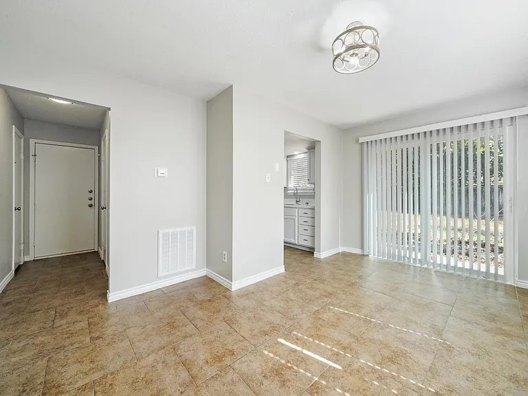 28630 Lochlevan Ct — Photo 11