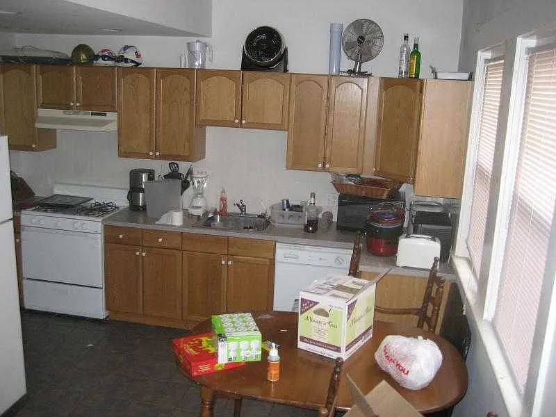 4 bed, $3,800 — Photo 2