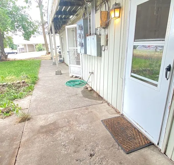 Cheney Studio Apartment Available 7/10 — Photo 2