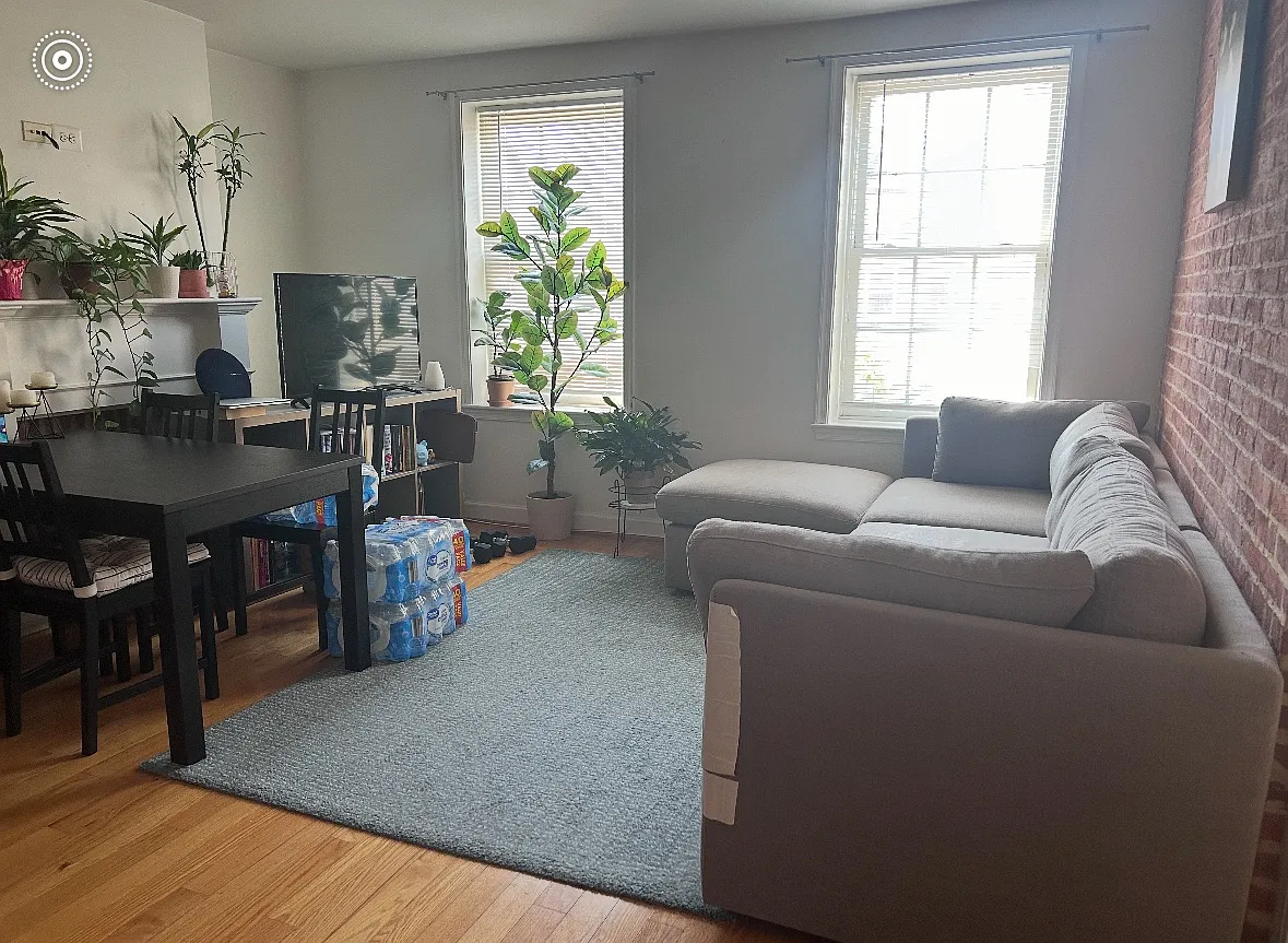 2 bed, 990 sqft, $1,650 — Photo 3