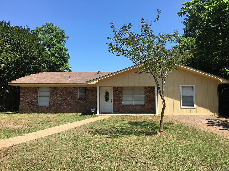 1st image of 704 N Motley Dr