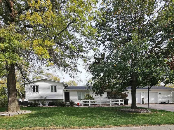 816 4th Ave, Fairmont, NE 68354