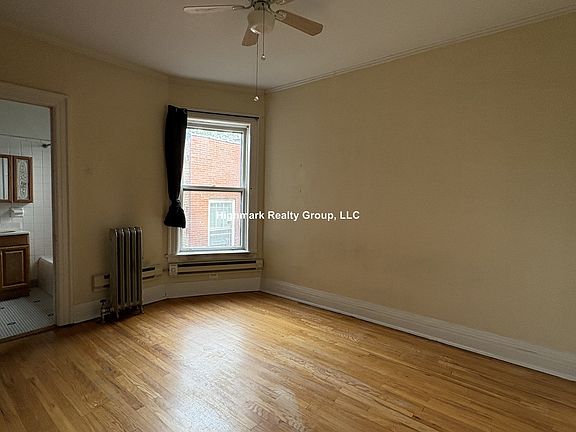 2nd image of 945 Judson Ave Unit 4