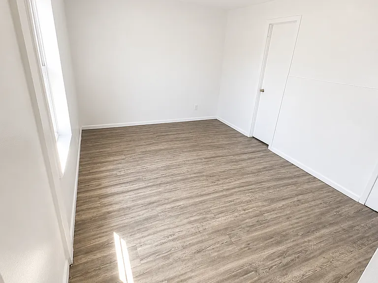 400 W Main St #3 — Photo 6
