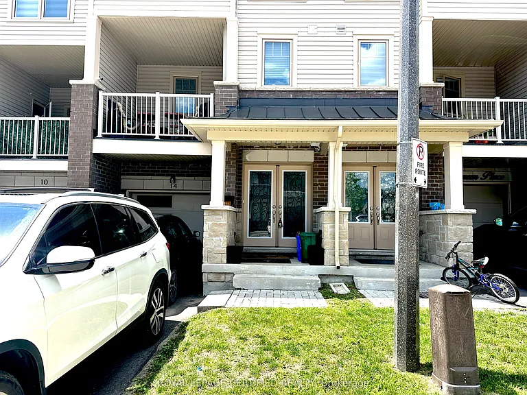 14 Ambereen Pl — Photo 2