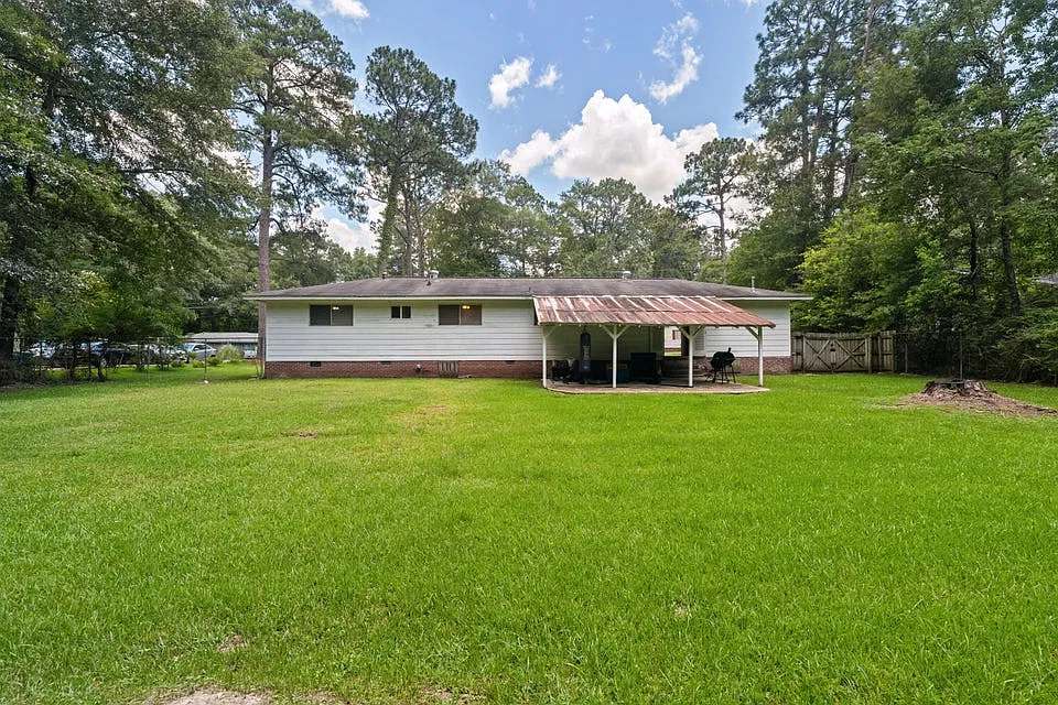 3 bed, 1363 sqft, $1,560 — Photo 4