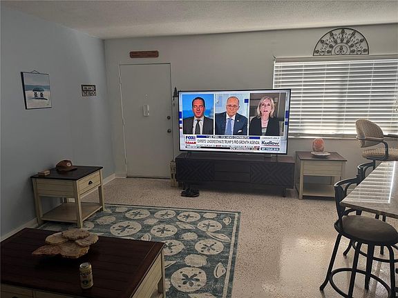 5th image of 525 Manatee Ct APT 21