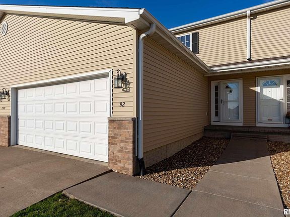 2nd image of 1570 Savannah Cir