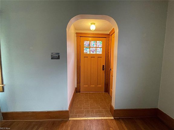 3rd image of 1215 Herberich Ave