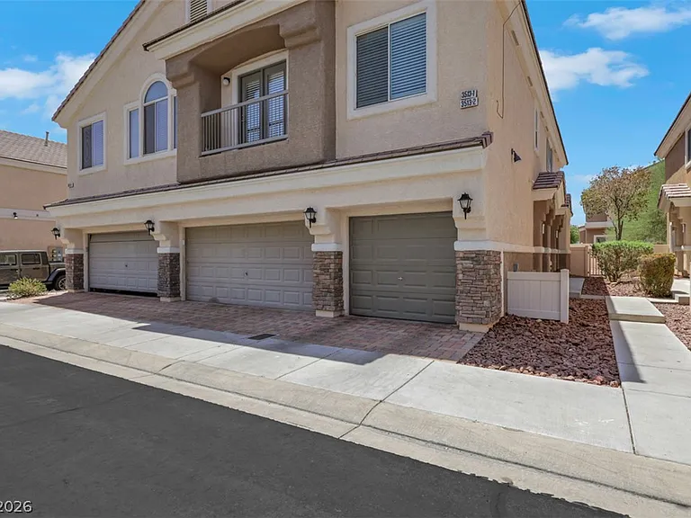 3513 Hazelnut Pine Pl #1 — Photo 1