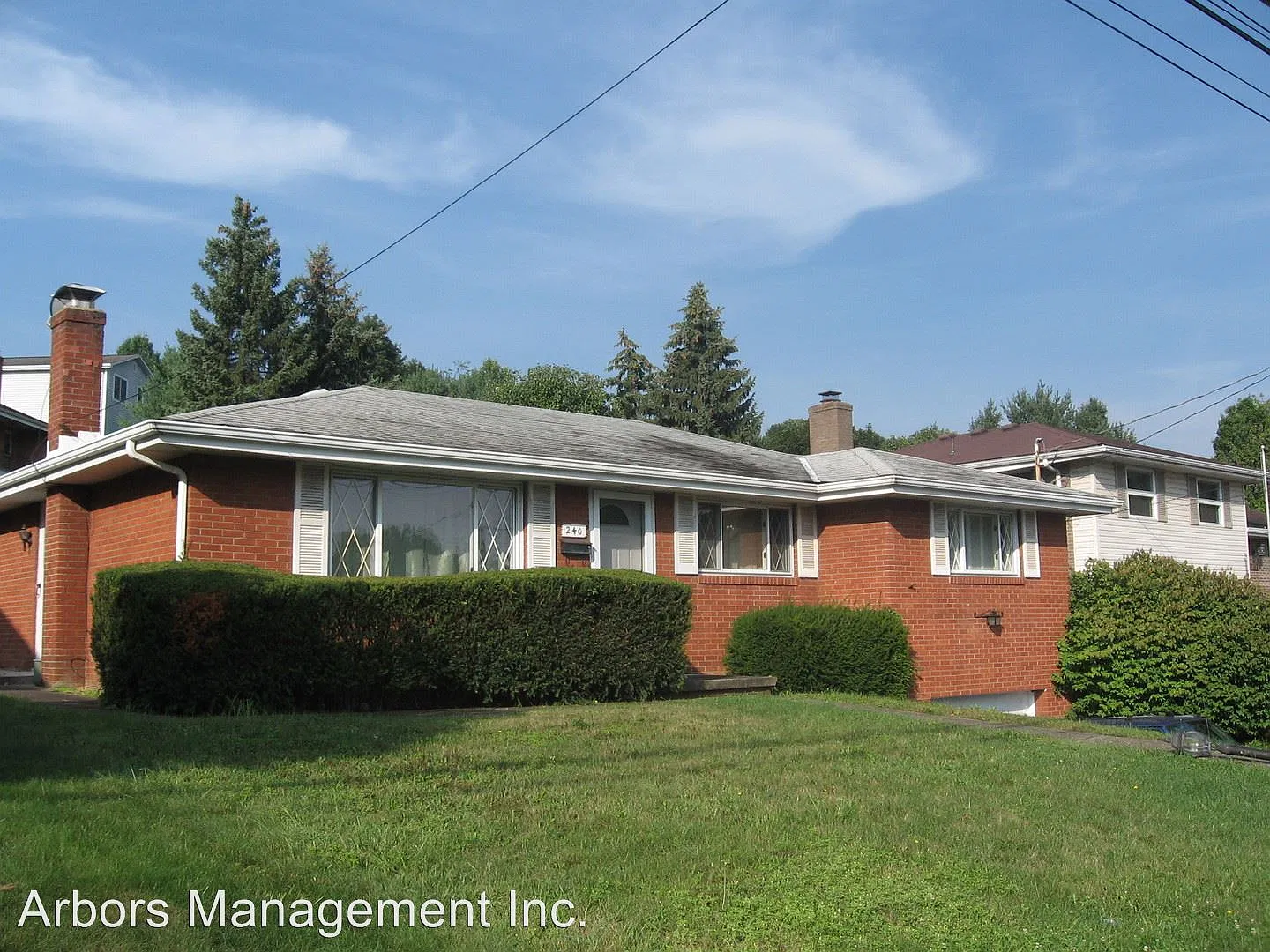 240 Crestvue Dr photo 1