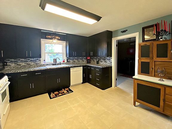 4th image of 2032 Merriewood Dr