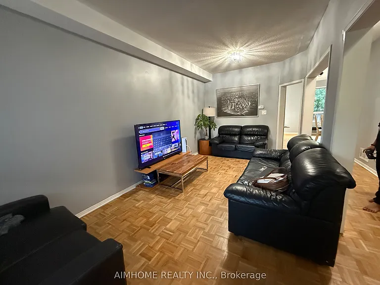 20 Craddock St — Photo 3