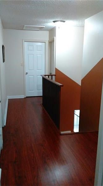 1st image of 19 Ann Lee Ln