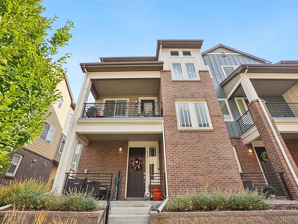1st image of 674 E Hinsdale Avenue