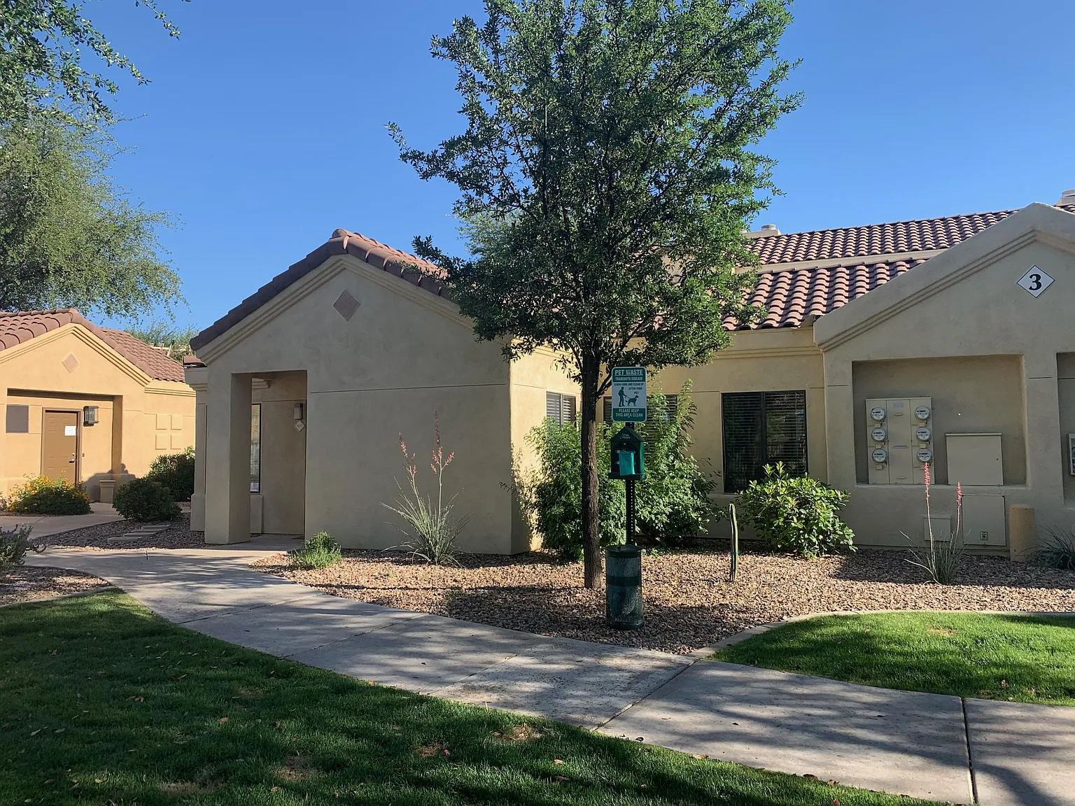 3 bed, 1200 sqft, $2,350 — Photo 3