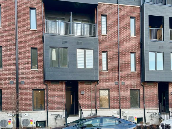 30 Calamint Ln #41, Richmond Hill, ON L4E 1C3