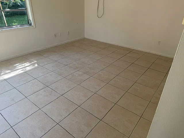 4 bed, 2636 sqft, $2,490 — Photo 4