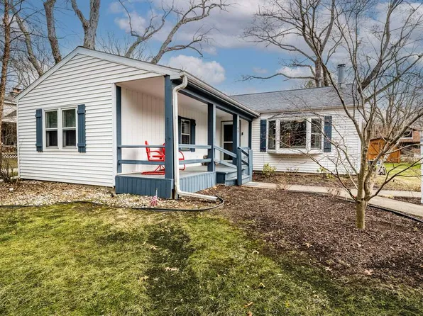 12169 N Wolcott Ave, Sawyer, MI 49125
