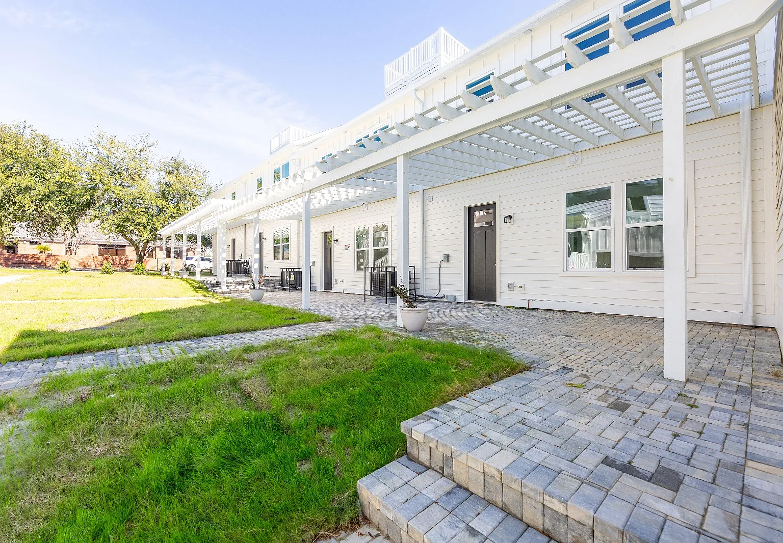 4 bed, 1800 sqft, $2,100 — Photo 2