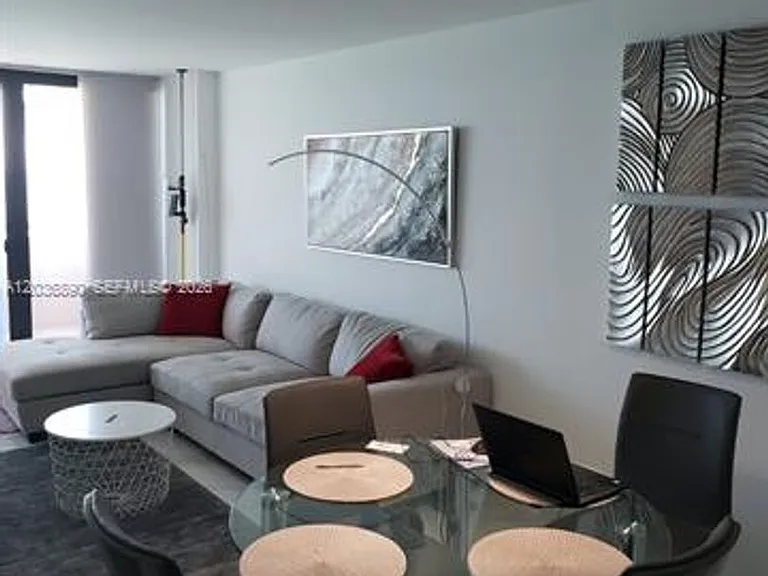 2555 Collins Ave #2207 — Photo 8