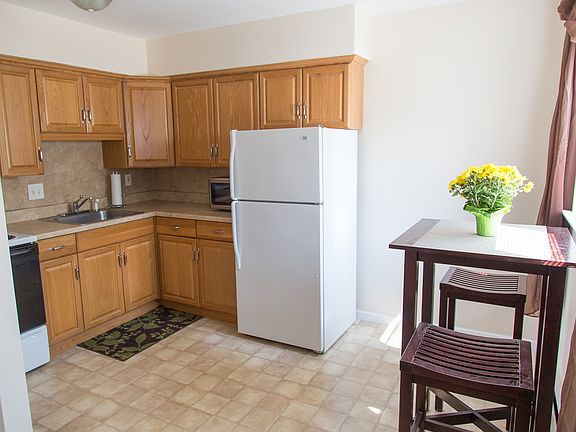 4th image of 335 E Lancaster Ave #2