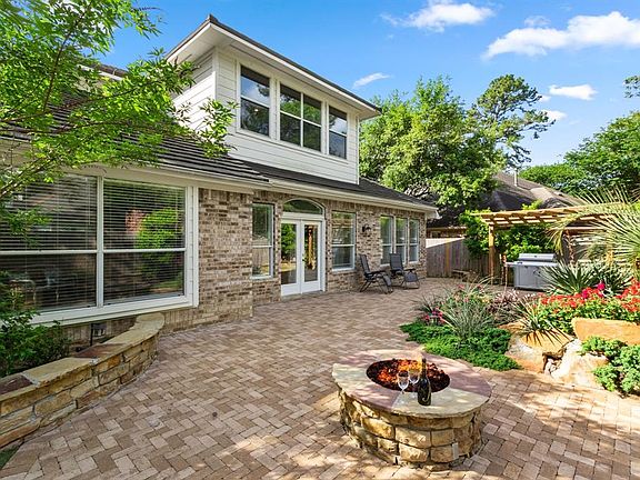 4th image of 118 S Evangeline Oaks Circle