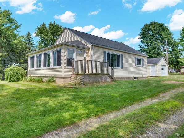 3852 N Lapeer Rd, Lapeer, MI 48446